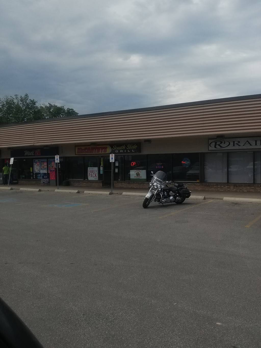 McCarthys Bar & Grill | restaurant | 450 Trudeau Dr, Sarnia, ON N7S 6H4, Canada | 5194911000 OR +1 519-491-1000