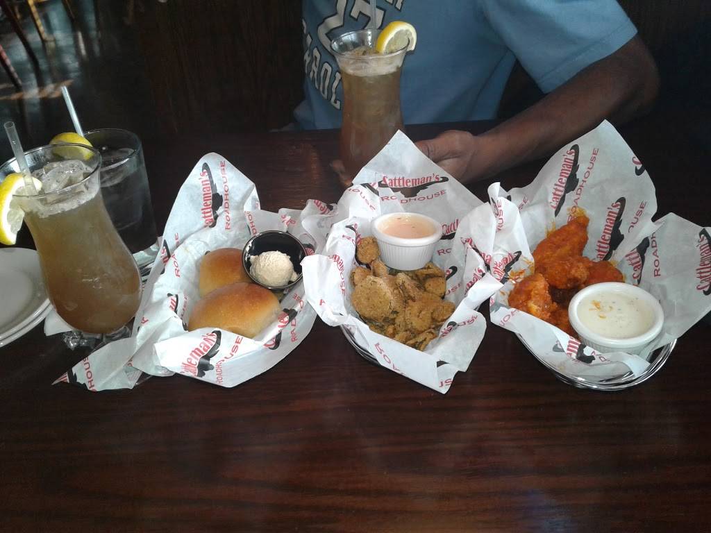 Cattlemans Roadhouse | restaurant | 2901 S Hurstbourne Pkwy, Louisville, KY 40220, USA | 5023847623 OR +1 502-384-7623
