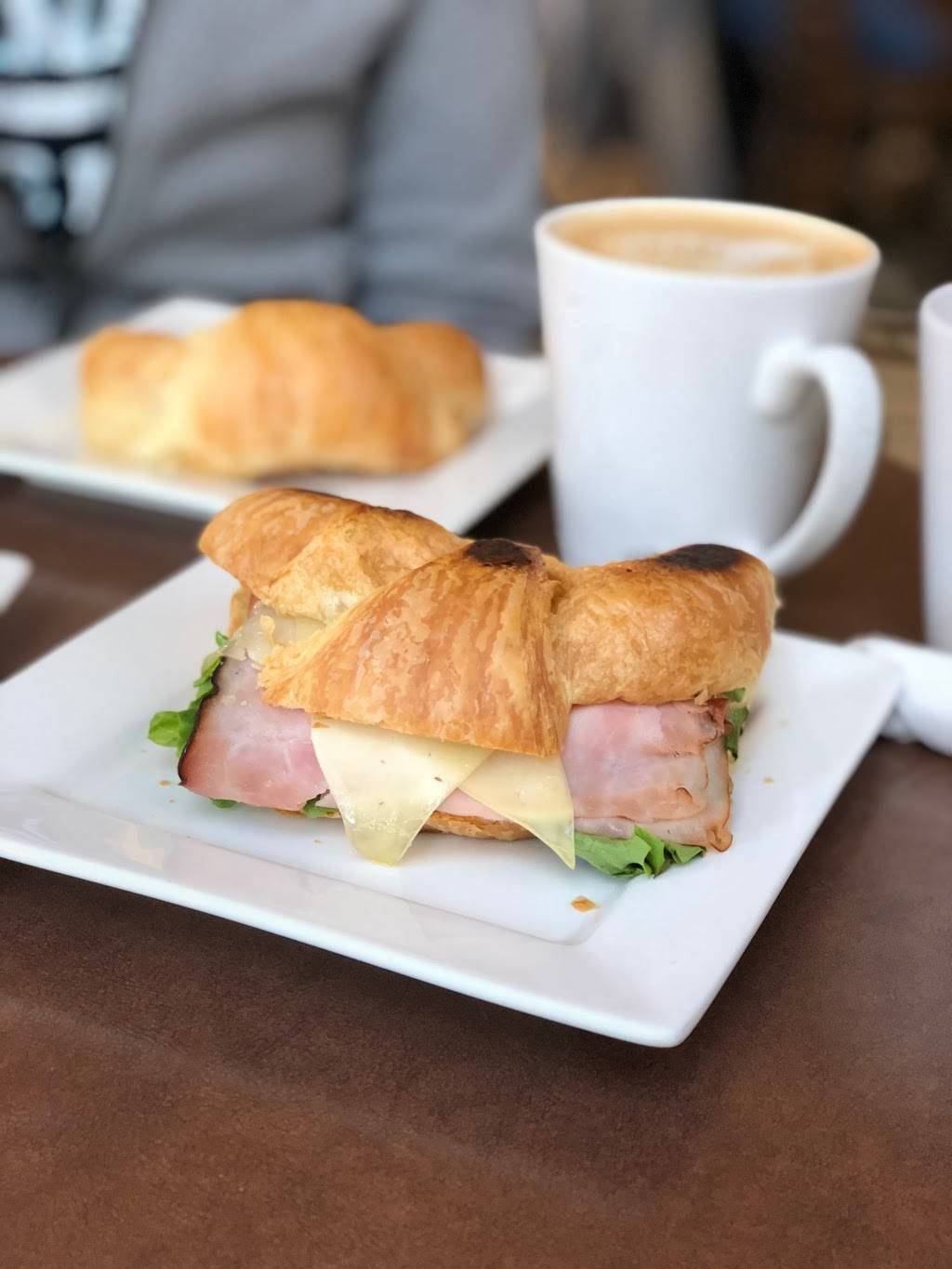 Café Castel - Déjeuner Diner - Sandwiches Salads - Smoothies Des | cafe | 1015 Rue Sherbrooke Ouest, Montréal, QC H3A 1G5, Canada | 5142856514 OR +1 514-285-6514