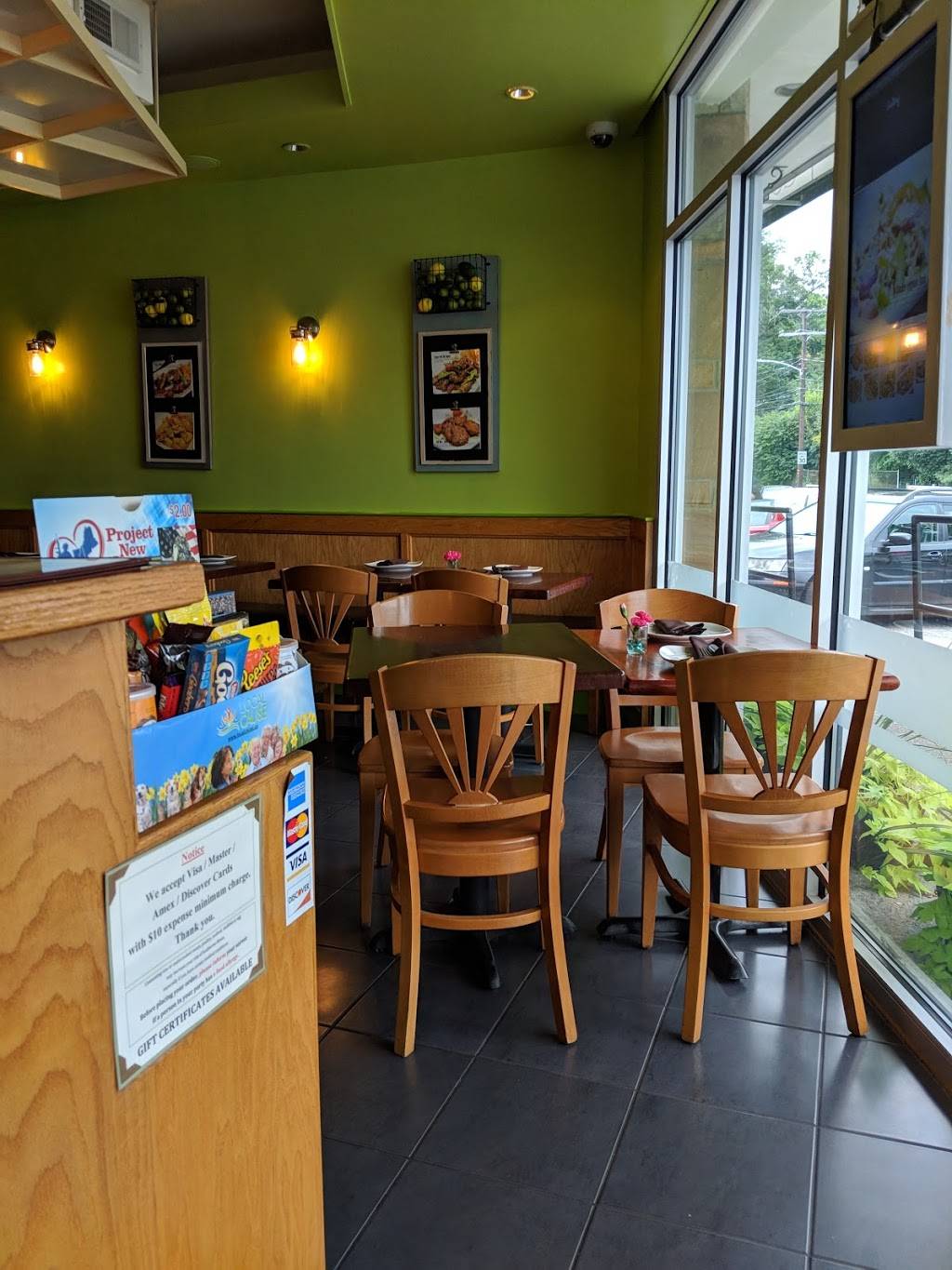 Manow Thai Kitchen | restaurant | 1138 Beacon St, Newton, MA 02461, USA | 6172442858 OR +1 617-244-2858