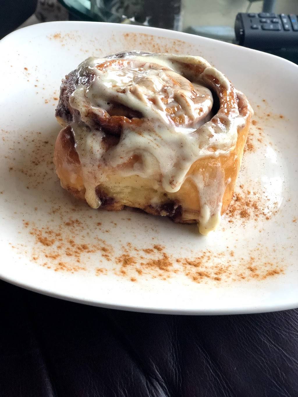 Shaks Mediterranean Bistro | restaurant | 406 Main St, Vista, CA 92084, USA | 7607202233 OR +1 760-720-2233