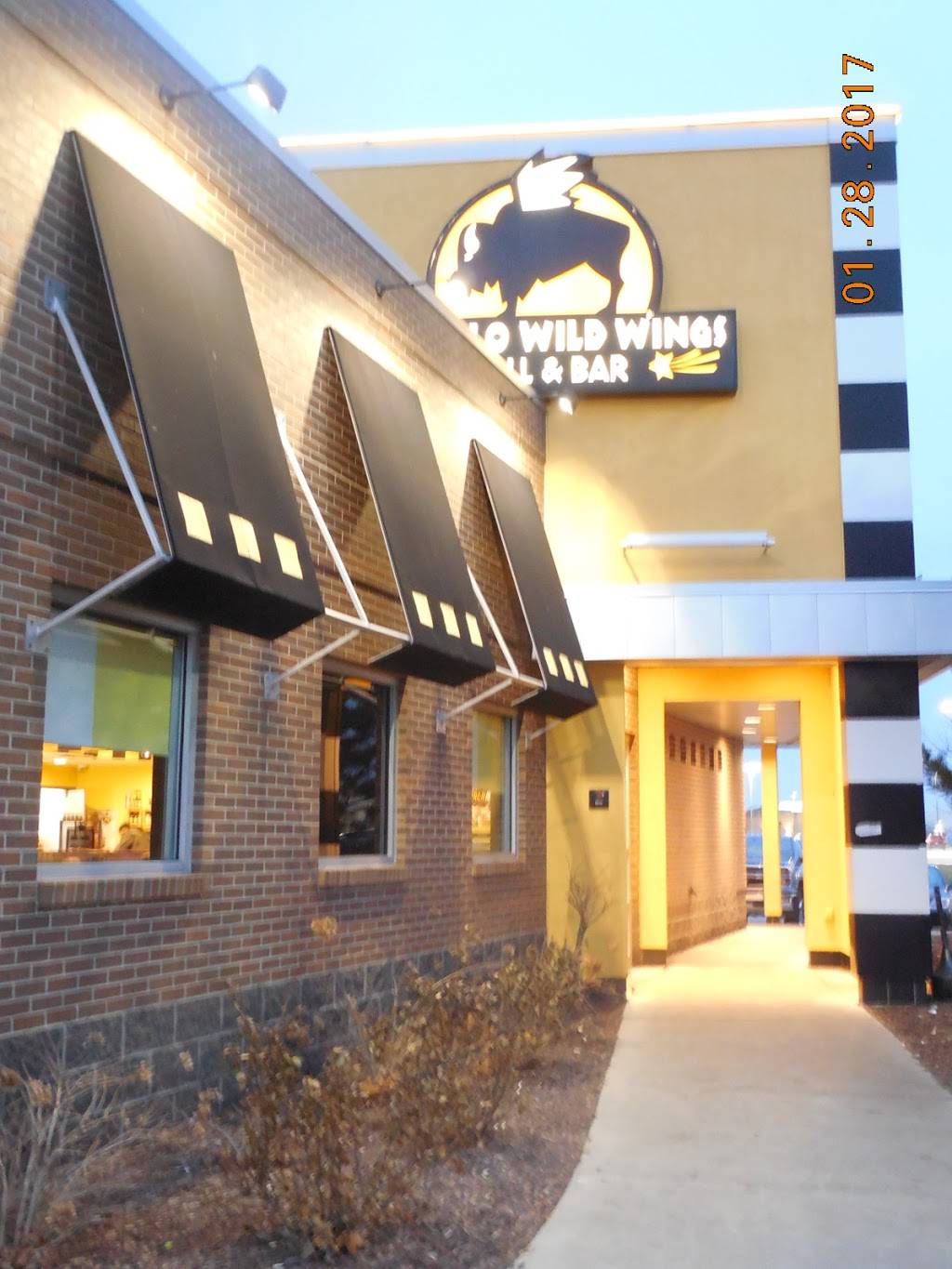 Buffalo Wild Wings | restaurant | 2515 Southlake Mall Drive, Merrillville, IN 46410, USA | 2197949453 OR +1 219-794-9453