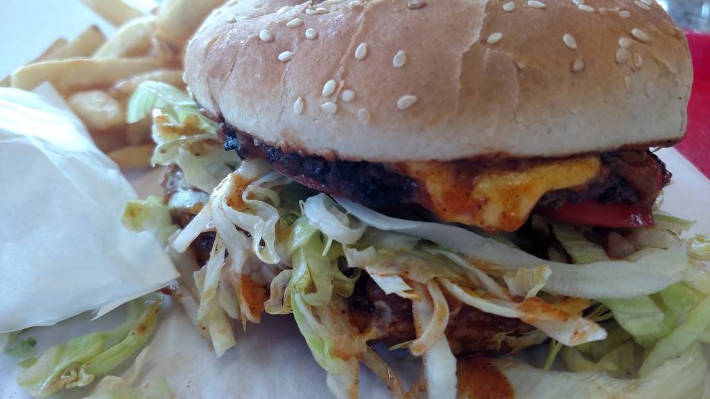 Tams Burgers | restaurant | 11816 Long Beach Blvd, Lynwood, CA 90262, USA | 3106373433 OR +1 310-637-3433