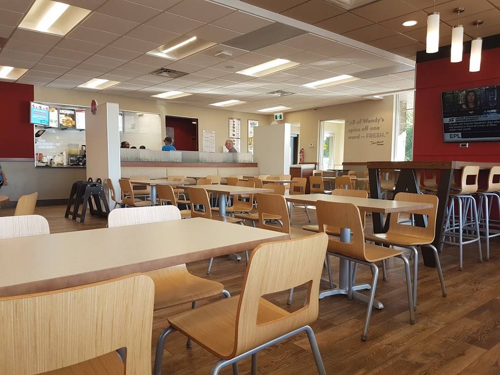 Wendys | restaurant | 1590 Huron Church Rd, Windsor, ON N9C 2L1, Canada | 5192544406 OR +1 519-254-4406
