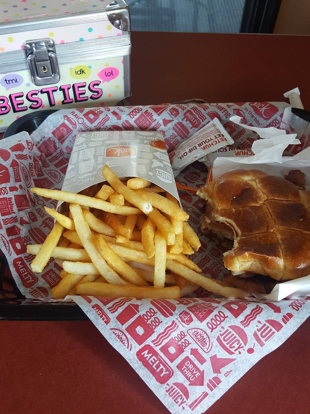 Jack in the Box | restaurant | 5920 S Cooper St, Arlington, TX 76017, USA | 8175578743 OR +1 817-557-8743