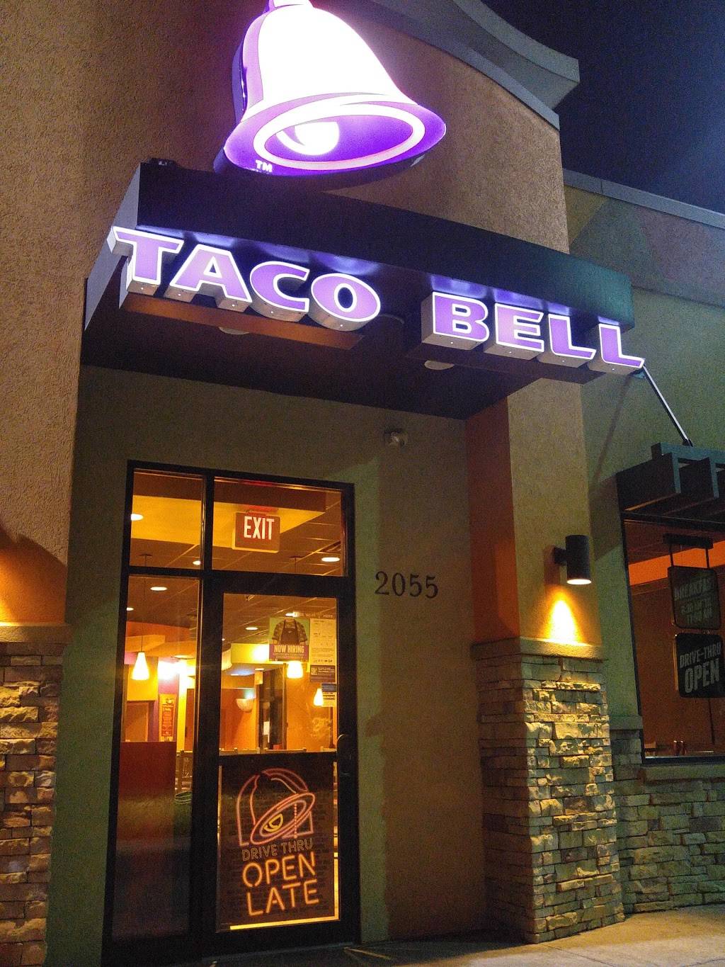 Taco Bell | meal takeaway | 2055 W, M.L.K. Jr Blvd, Fayetteville, AR 72701, USA | 4795212538 OR +1 479-521-2538