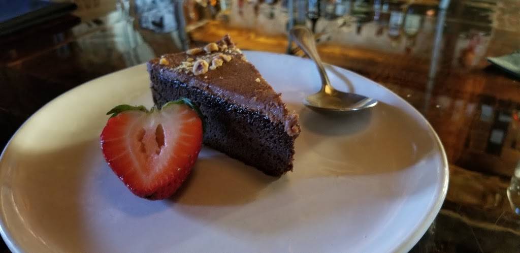 Geraldines Supper Club & Lounge | restaurant | 1101 English Ave, Indianapolis, IN 46203, USA | 3176003336 OR +1 317-600-3336