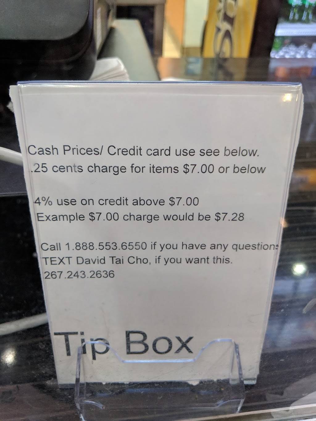 Crown Fried Chicken | restaurant | Crown Fried Chicken, 1043 Spring Garden St, Philadelphia, PA 19123, USA | 2152351353 OR +1 215-235-1353