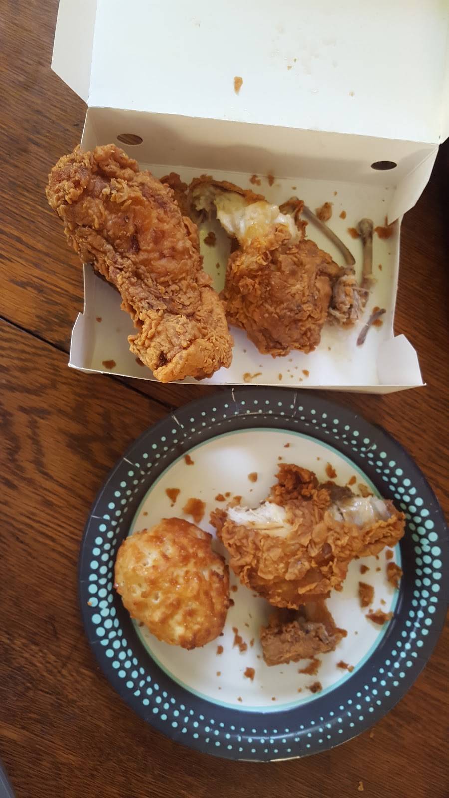 Churchs Chicken | restaurant | 2928 Seven Mile E, Detroit, MI 48234, USA | 3138938141 OR +1 313-893-8141