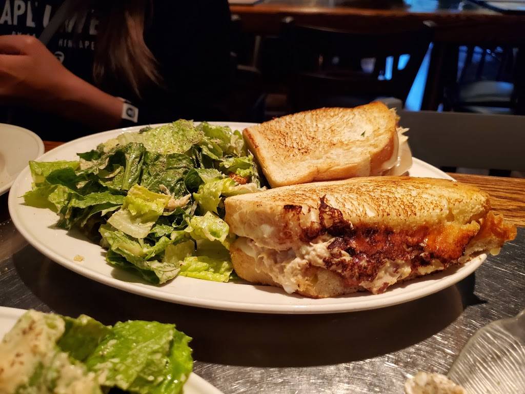 A.W. Shucks Cocktail & Oyster Bar | restaurant | Ocean Ave &, San Carlos St, Carmel-By-The-Sea, CA 93923, USA | 8316246605 OR +1 831-624-6605