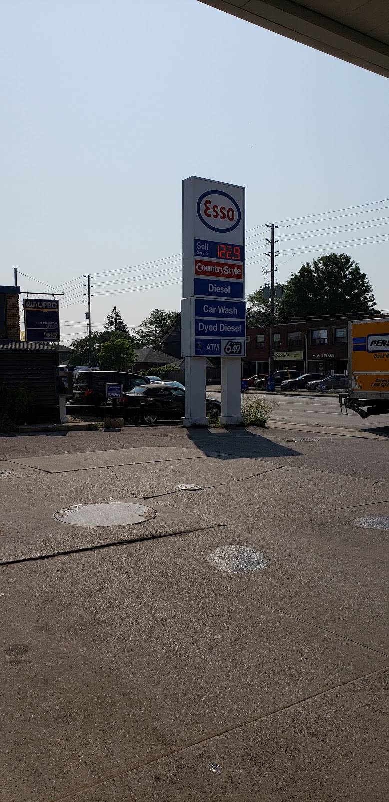 Esso | restaurant | 540 Evans Ave, Etobicoke, ON M8W 2V4, Canada | 4162521112 OR +1 416-252-1112