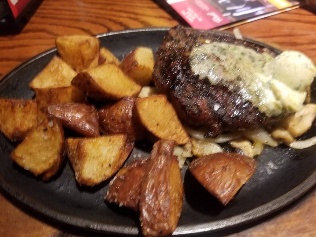 Applebees Grill + Bar | restaurant | 1585 E 6th St, Beaumont, CA 92223, USA | 9518453638 OR +1 951-845-3638