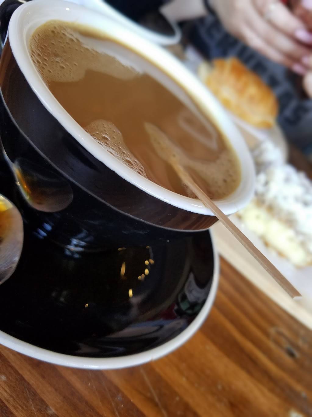 Ohmies Coffee Bar + Yoga Studio | cafe | 919 N Wood Ave, Roselle, NJ 07203, USA | 9082411602 OR +1 908-241-1602