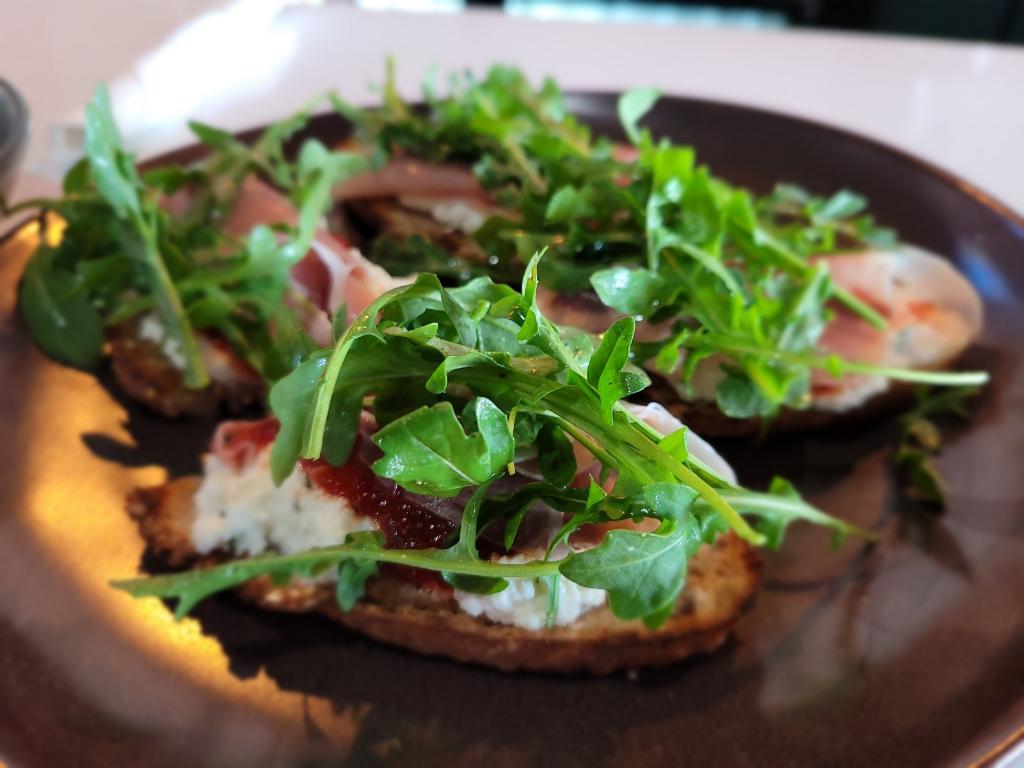 Crave Pizza | restaurant | 7641 E Guadalupe Rd #111, Mesa, AZ 85212, USA | 4805034444 OR +1 480-503-4444