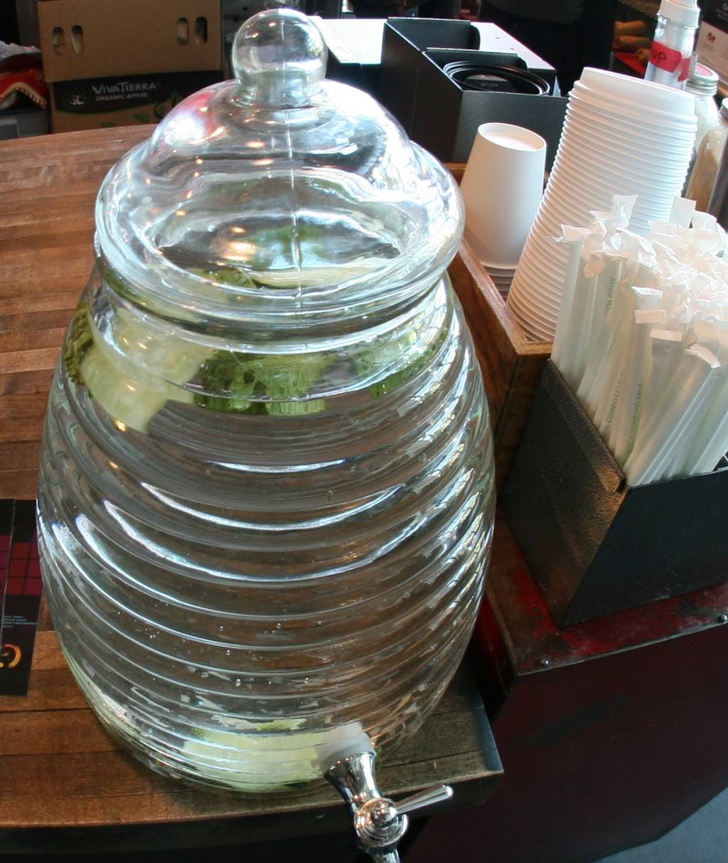 Chasing Lions Cafe | restaurant | 11 Frida Kahlo Way, San Francisco, CA 94112, USA | 4155865466 OR +1 415-586-5466