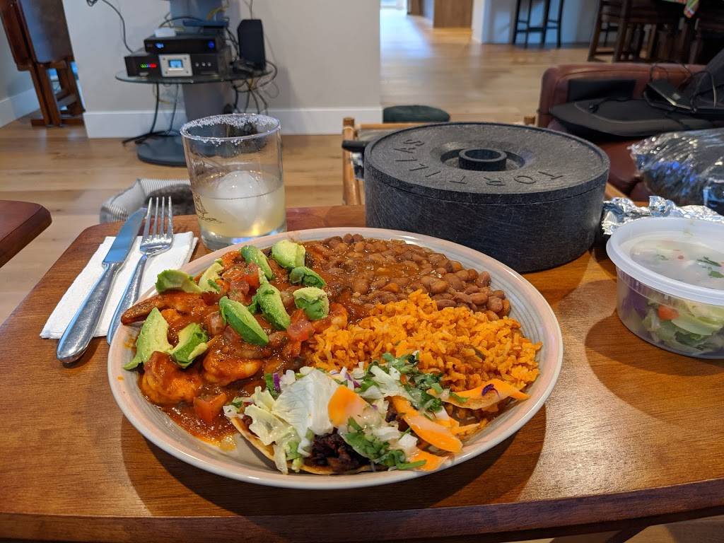 Tacos y Mariscos El Tiburon | restaurant | 1622 SW Roxbury St, Seattle, WA 98106, USA | 2067674026 OR +1 206-767-4026