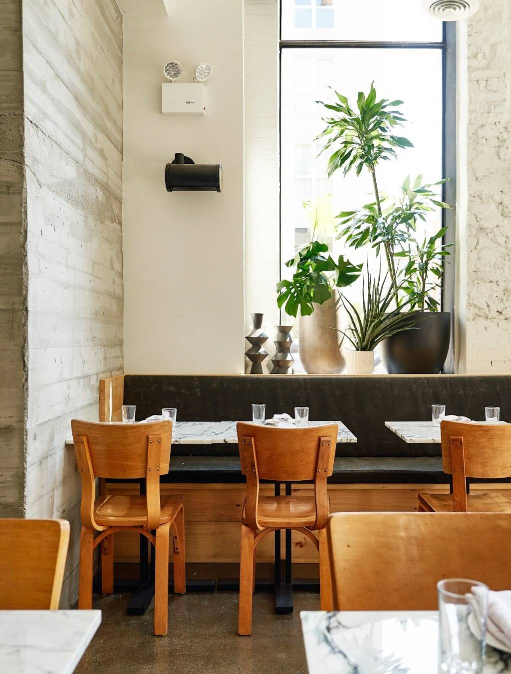 BATHHOUSE | restaurant | 103 N 10th St, Brooklyn, NY 11249, USA | 9294892284 OR +1 929-489-2284