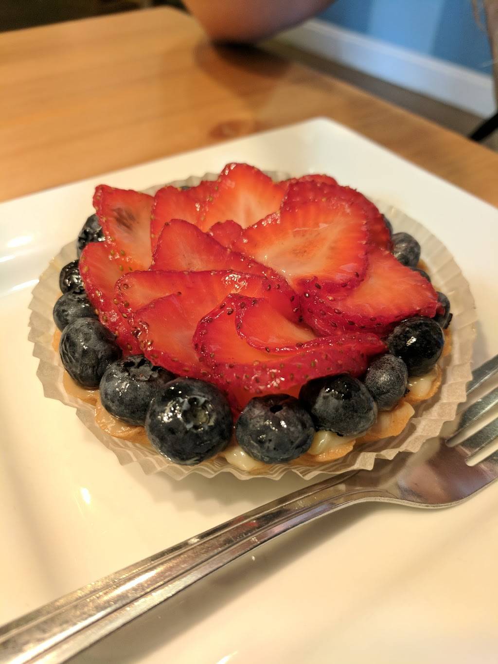 Amélies French Bakery & Café | bakery | 2424 N Davidson St #102, Charlotte, NC 28205, USA | 7043761781 OR +1 704-376-1781