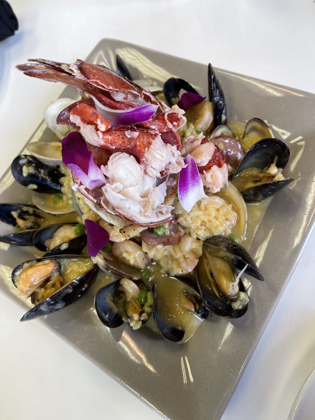 International Latin Fusion | restaurant | 3334 N Milwaukee Ave, Chicago, IL 60641, USA | 7086670678 OR +1 708-667-0678