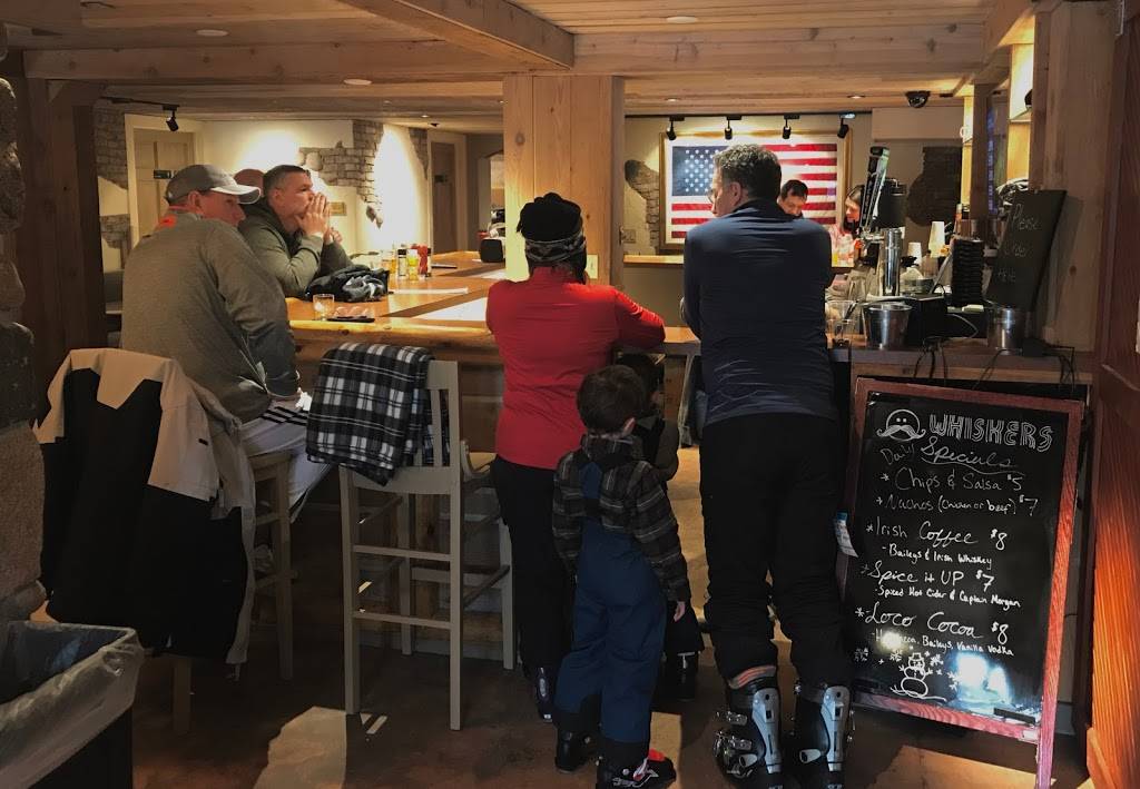 Whiskers Bar and Grill | restaurant | 1 Woodridge Rd, Glen Arbor, MI 49636, USA | 2313345215 OR +1 231-334-5215