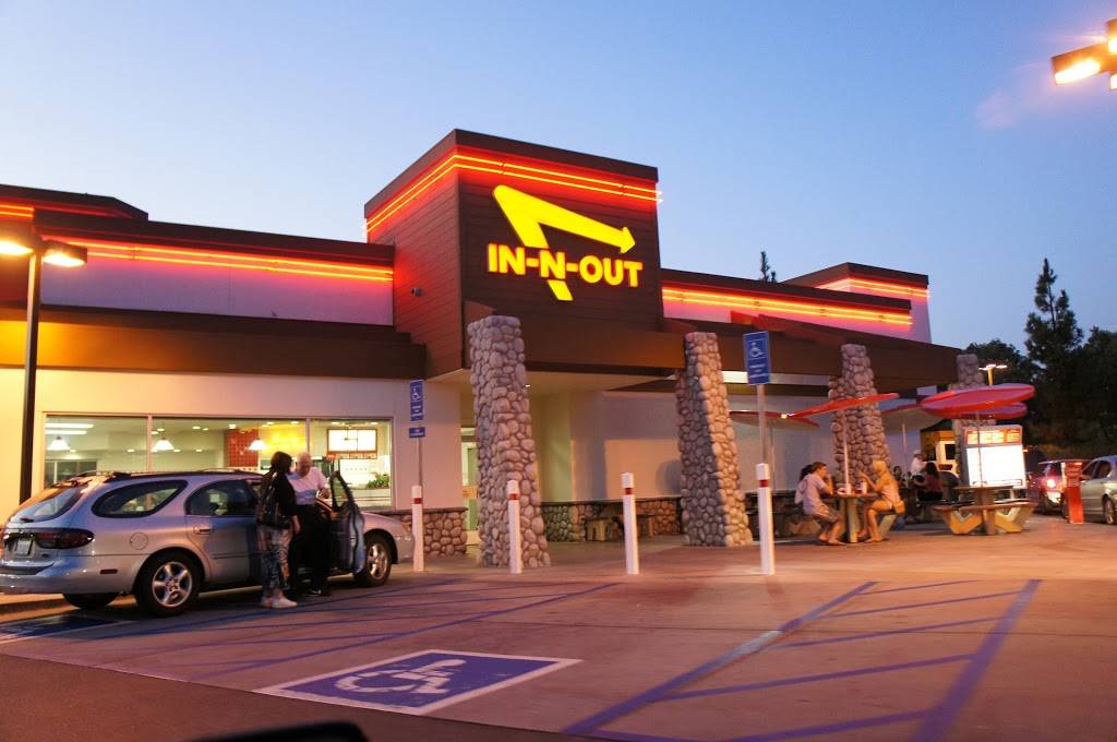 In-N-Out Burger | restaurant | 310 N. Harvey Dr., Glendale, CA 91206, USA | 8007861000 OR +1 800-786-1000
