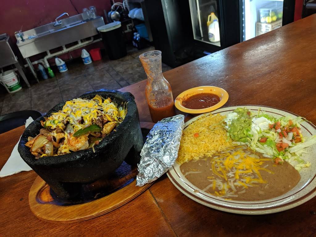 La Cocina Mexican Restaurant | restaurant | 928 N Lincoln Ave, York, NE 68467, USA | 4023620356 OR +1 402-362-0356