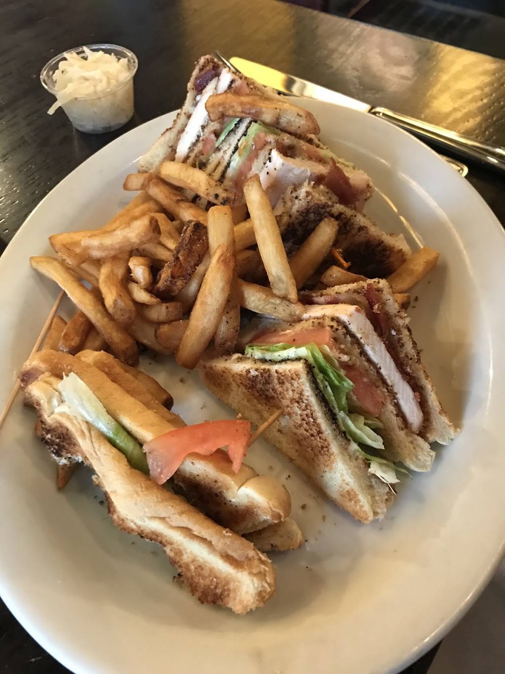 The Rocky Mountain House Restaurant | restaurant | 409 Stewart St, Renfrew, ON K7V 1Y4, Canada | 6134325801 OR +1 613-432-5801