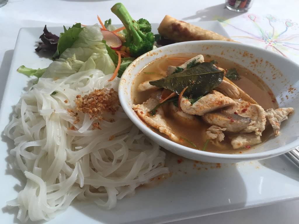 Gindi Thai Restaurant / Sushi / Bar | restaurant | 4017 W Riverside Dr, Burbank, CA 91505, USA | 8185671221 OR +1 818-567-1221
