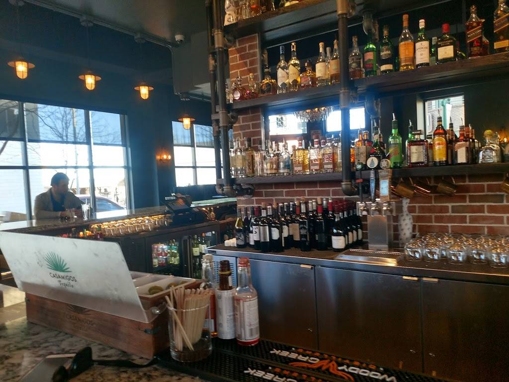 Smokin Fins | restaurant | 7600 Grandview Ave #100, Arvada, CO 80002, USA | 3032285848 OR +1 303-228-5848