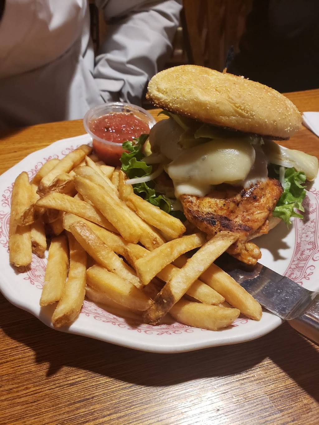 T Js Roadhouse | restaurant | 520 S Auburn St, Colfax, CA 95713, USA | 5303461040 OR +1 530-346-1040