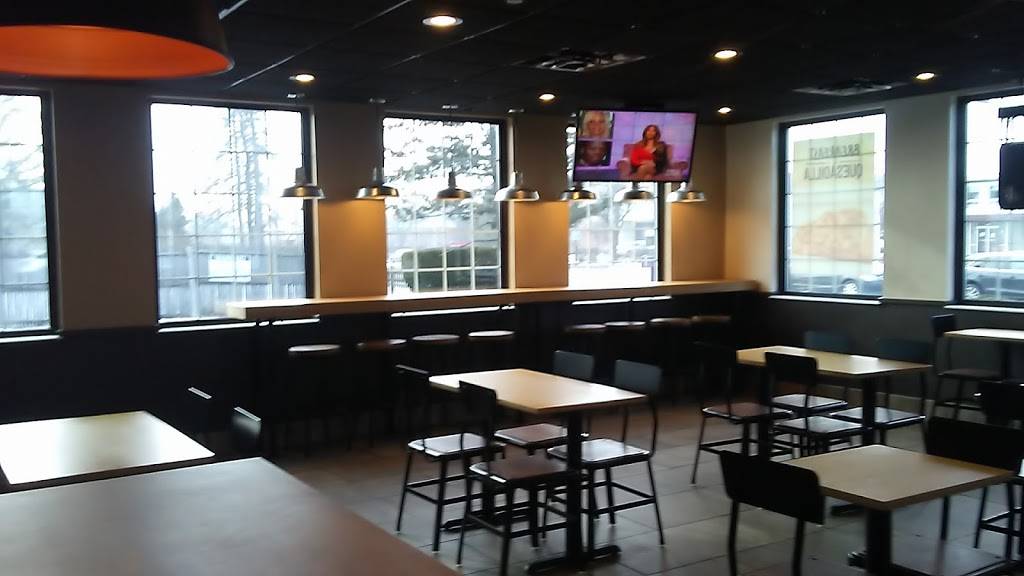 Taco Bell | meal takeaway | 1757 N Waukegan Rd, Glenview, IL 60025, USA | 8474860660 OR +1 847-486-0660