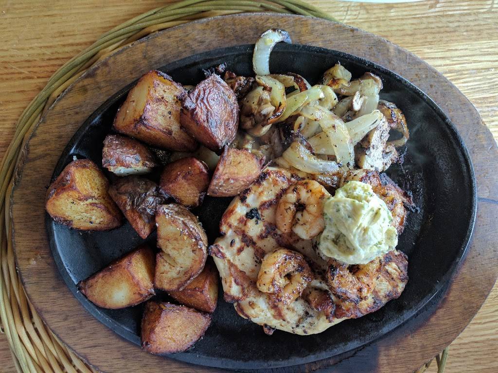 Applebees Grill + Bar | restaurant | 2 Executive Blvd, Yonkers, NY 10701, USA | 9145950601 OR +1 914-595-0601