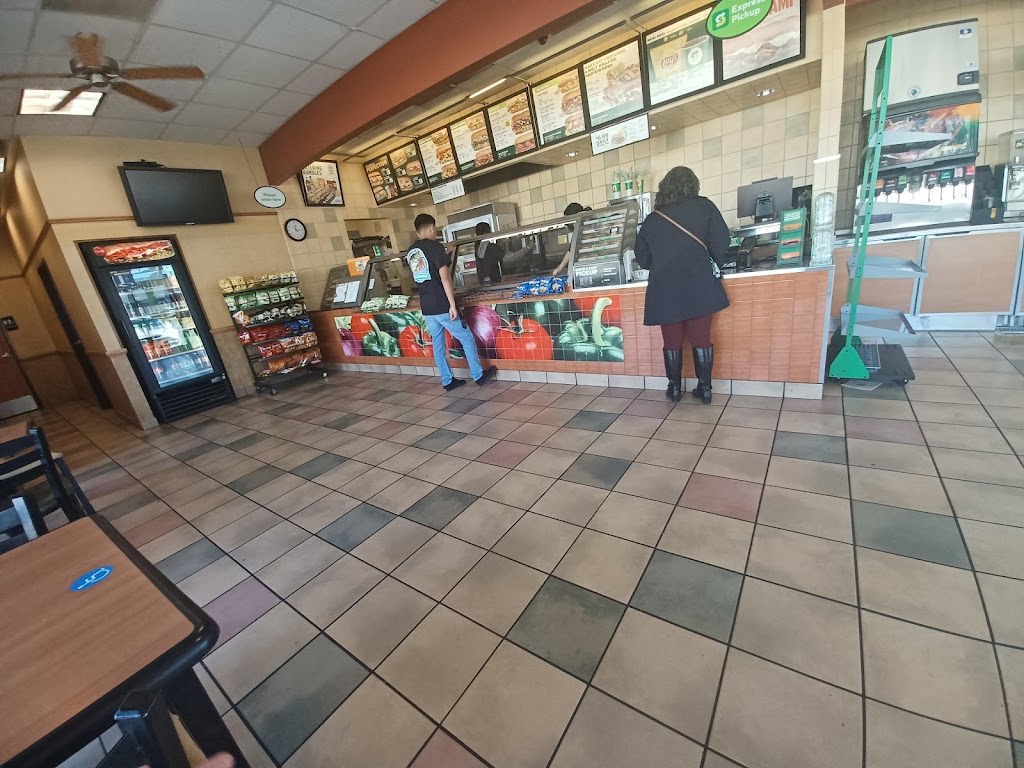 Subway | restaurant | 707 W 2nd St, San Bernardino, CA 92410, USA | 9093848168 OR +1 909-384-8168