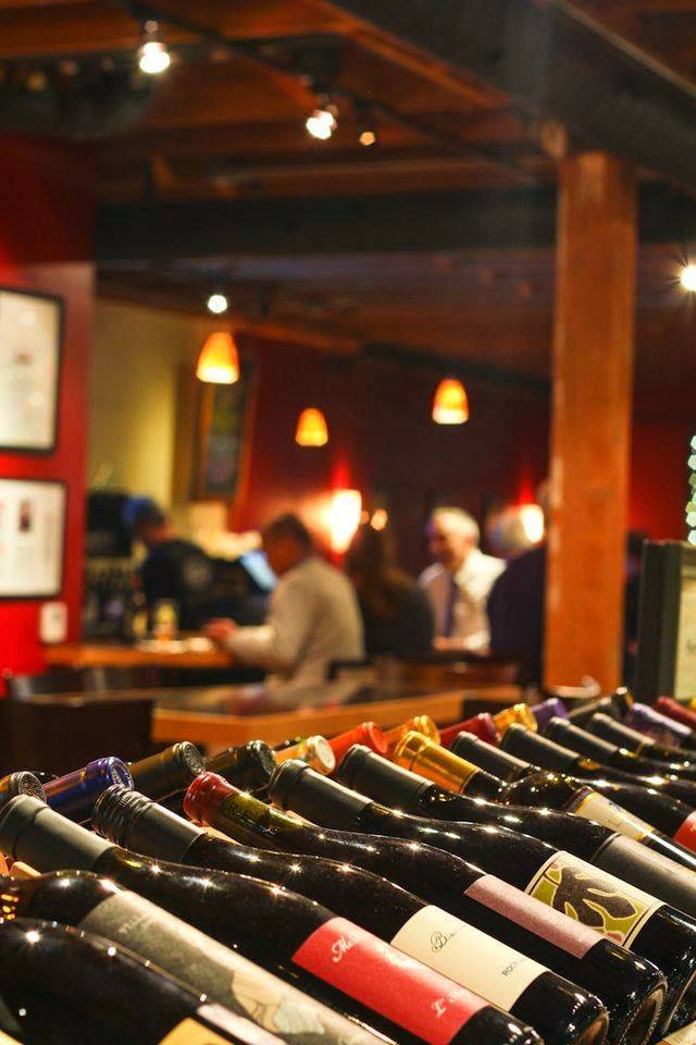 Packing House Wines | restaurant | 540 W 1st St, Claremont, CA 91711, USA | 9094459463 OR +1 909-445-9463