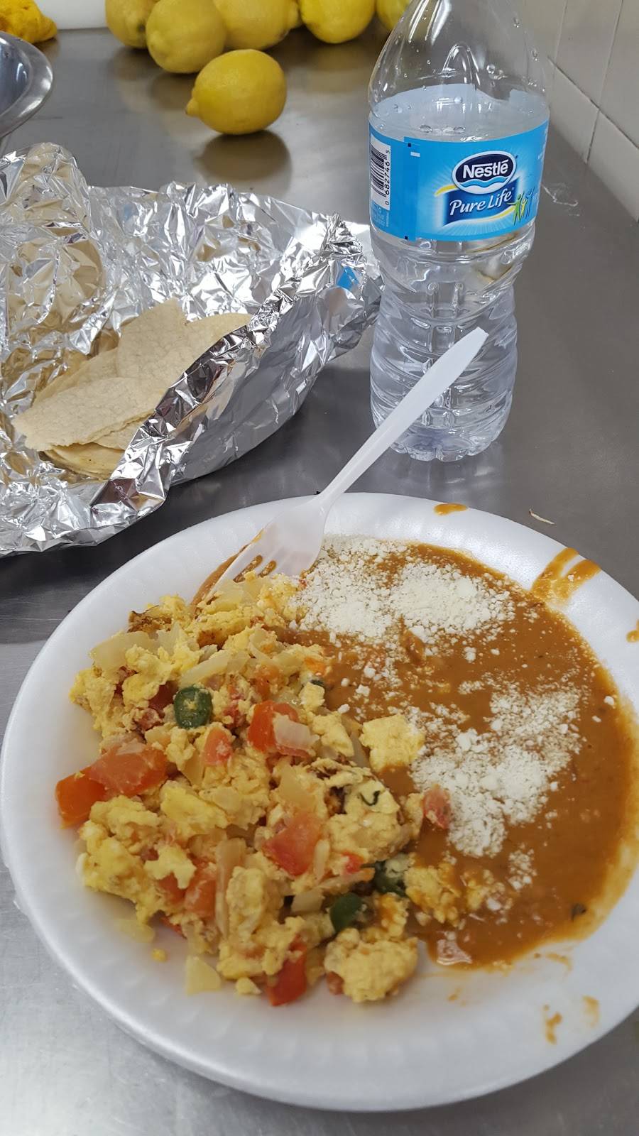 Salsitas | restaurant | 36 W Southern Ave, Phoenix, AZ 85041, USA | 6022762957 OR +1 602-276-2957