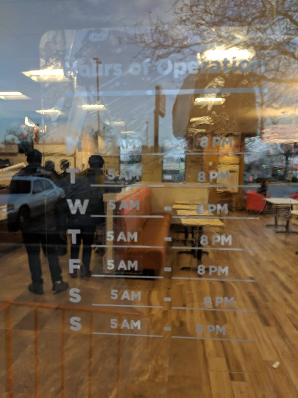 Dunkin Donuts | restaurant | 13804 Outlet Dr, Silver Spring, MD 20904, USA | 3018472023 OR +1 301-847-2023