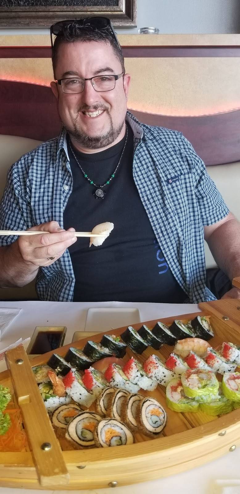 Restaurant Mito Plus | restaurant | 95 Boulevard Curé-Labelle, Sainte-Thérèse, QC J7E 2X6, Canada | 4504200601 OR +1 450-420-0601