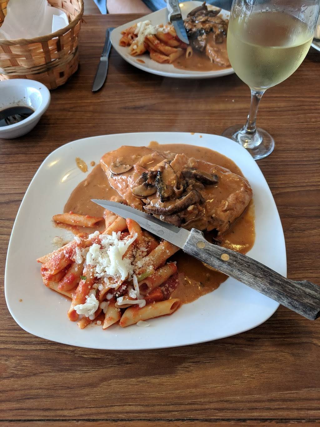 Zouave Restaurant | restaurant | 2615 NE 65th St, Seattle, WA 98115, USA | 2065257747 OR +1 206-525-7747