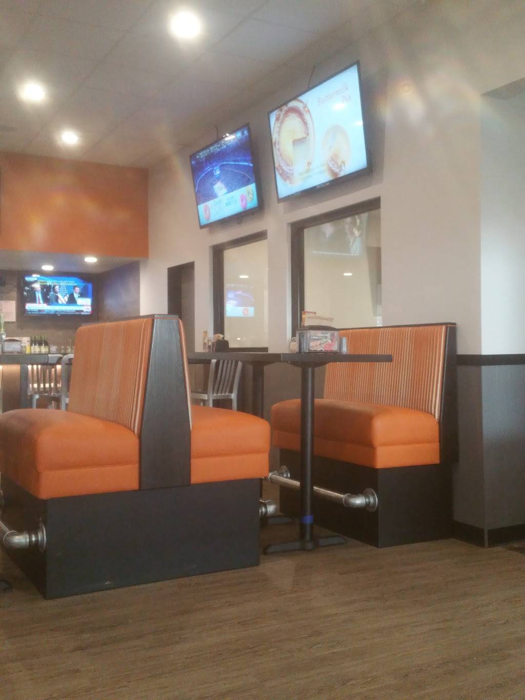 Round Table Pizza | meal delivery | 361 Rheem Blvd, Moraga, CA 94556, USA | 9253761411 OR +1 925-376-1411