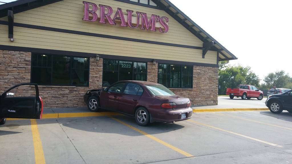 Braums Ice Cream & Burger Restaurant | restaurant | 2223 W 21st St, Wichita, KS 67203, USA | 3168219655 OR +1 316-821-9655