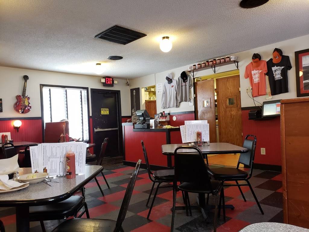 John Hardys BBQ | restaurant | 1940 S Broadway, Rochester, MN 55904, USA | 5072811727 OR +1 507-281-1727