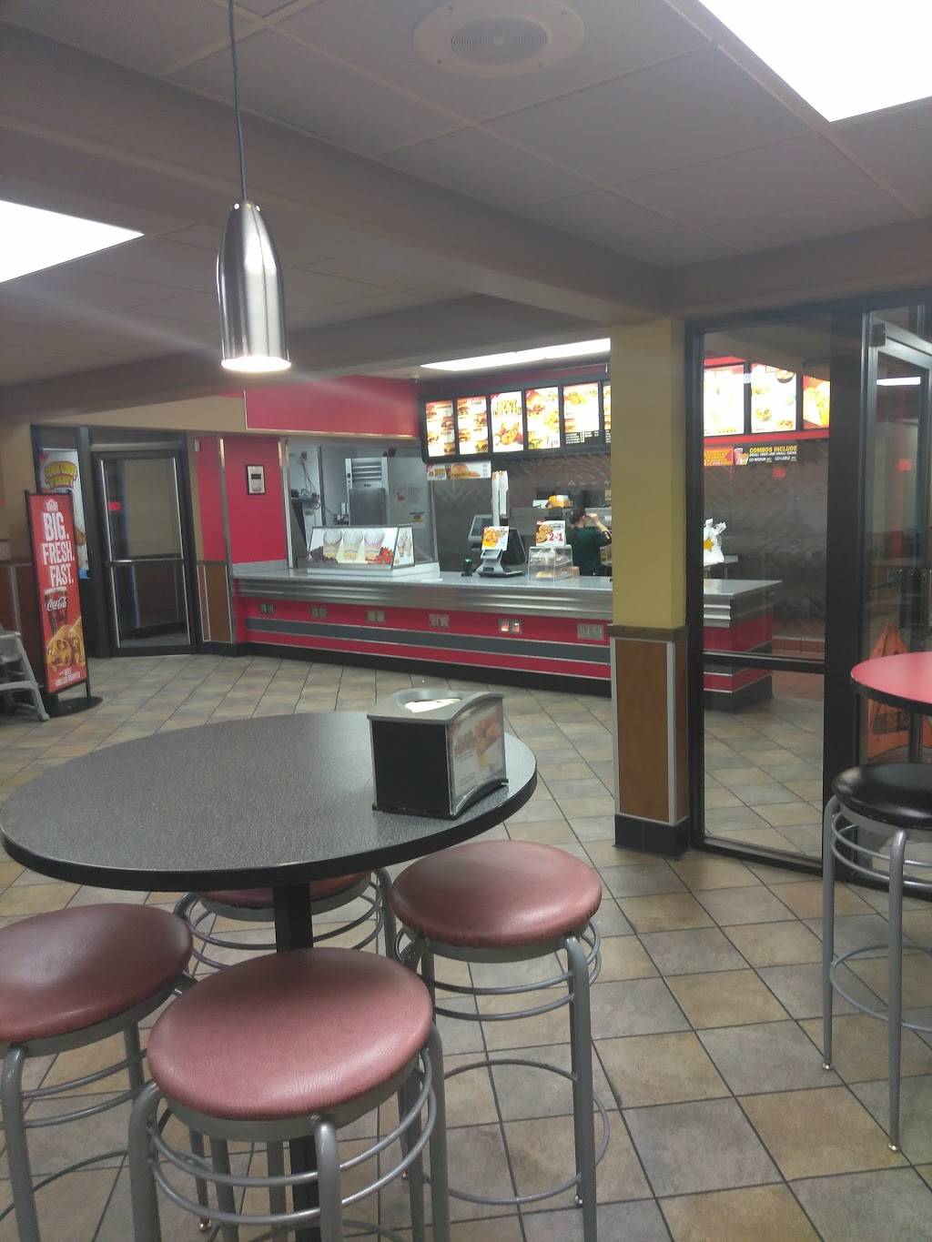 Hardees | restaurant | 4401 E 10th St, Indianapolis, IN 46201, USA | 3173594655 OR +1 317-359-4655