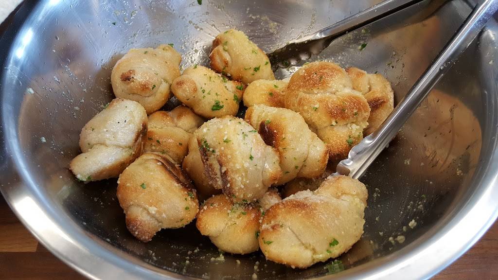 Pizzeria Visco | meal takeaway | 530 Simpson Dr, Chester Springs, PA 19425, USA | 6104584220 OR +1 610-458-4220