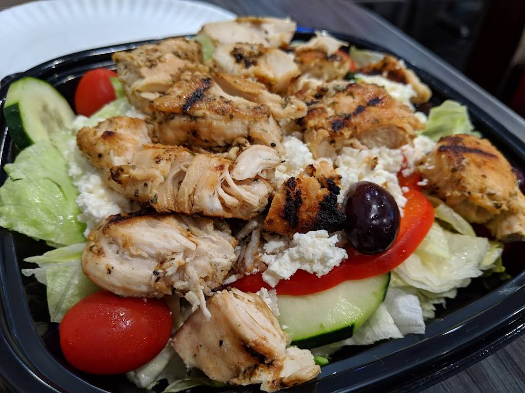 Frescos Roast Beef & Seafood | restaurant | 775 Eastern Ave, Malden, MA 02148, USA | 7816053531 OR +1 781-605-3531