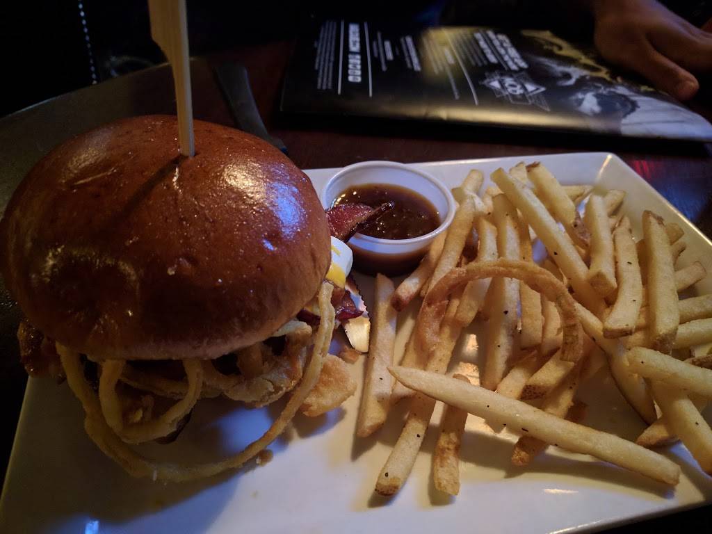 Bar Louie - Evanston | night club | 1520 Sherman Ave, Evanston, IL 60201, USA | 8477338300 OR +1 847-733-8300