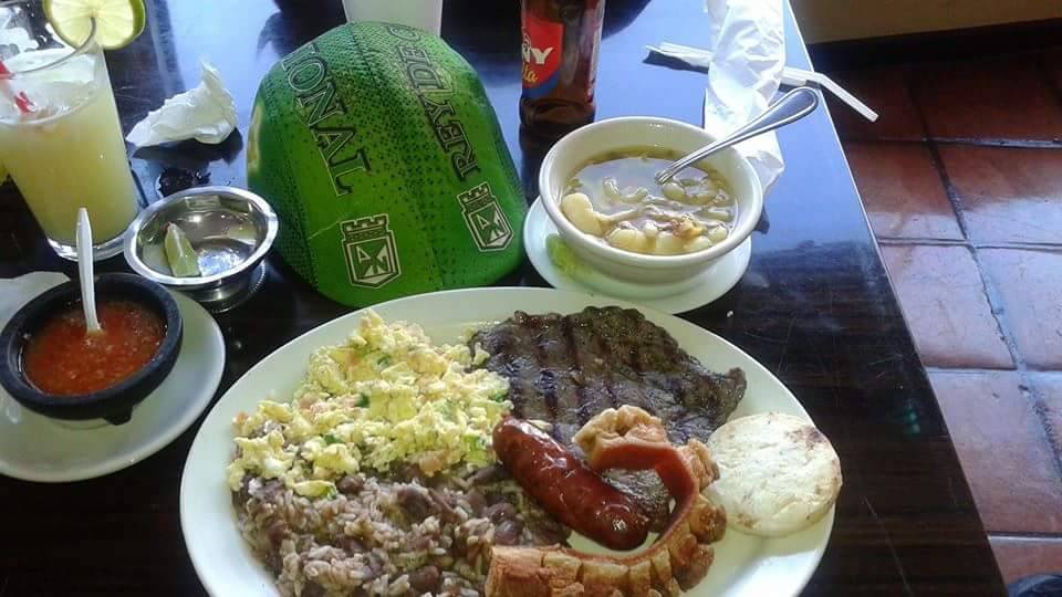 Cafe Las Americas | restaurant | 2260 Keele St, North York, ON M6M 3Y9, Canada | 4162469911 OR +1 416-246-9911