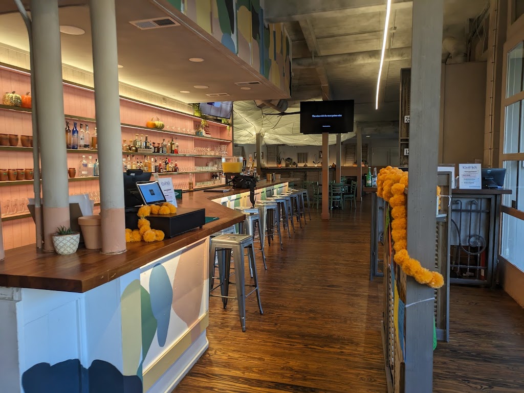 Cantina Tortilla Grill | restaurant | 162 Oxmoor Rd, Birmingham, AL 35209, USA | 2058348557 OR +1 205-834-8557