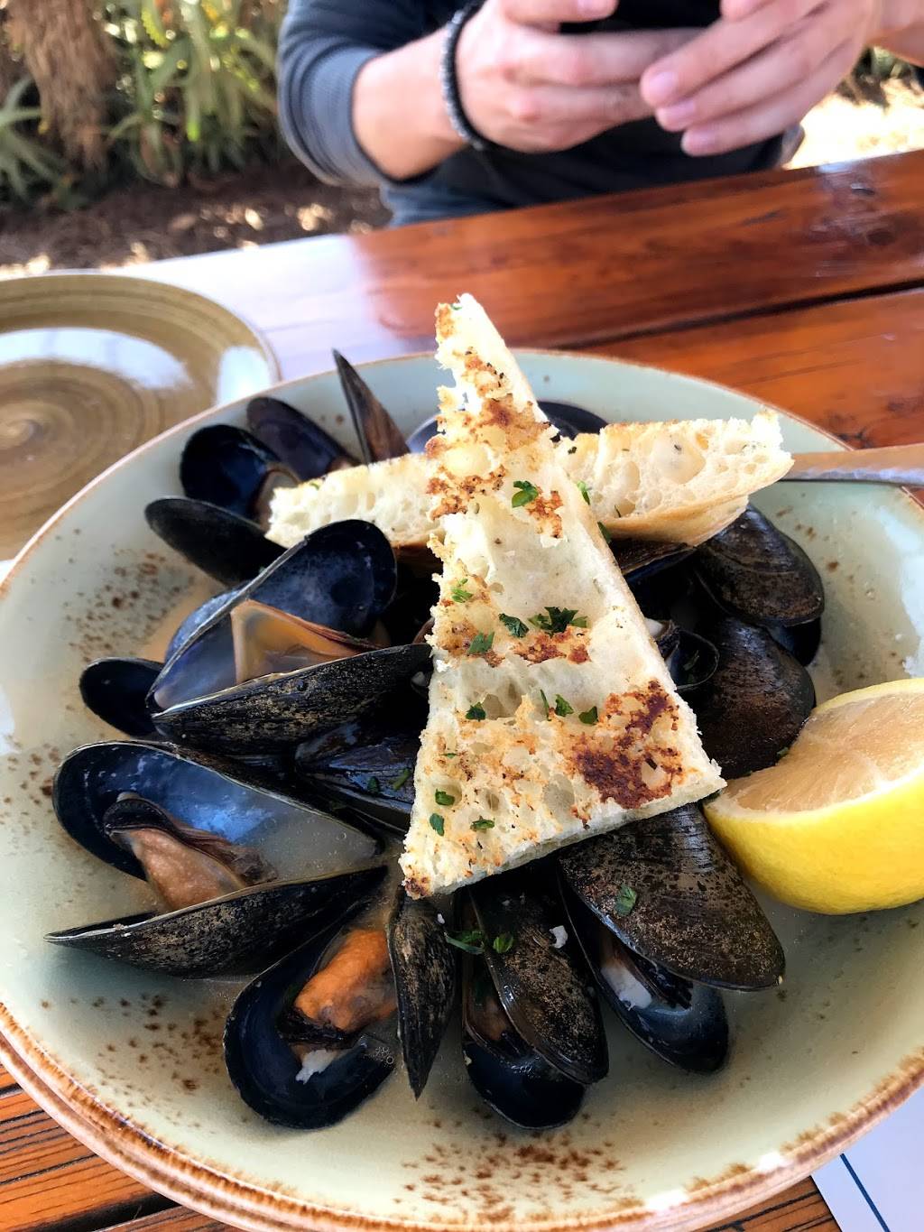 Nelsons | restaurant | 100 Terranea Way, Rancho Palos Verdes, CA 90275, USA | 3102652702 OR +1 310-265-2702