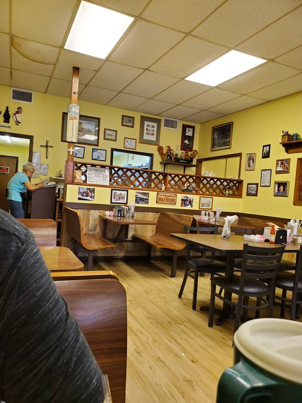 Helens Kitchen | restaurant | 2405 N Marine Blvd # B, Jacksonville, NC 28546, USA | 9104559882 OR +1 910-455-9882