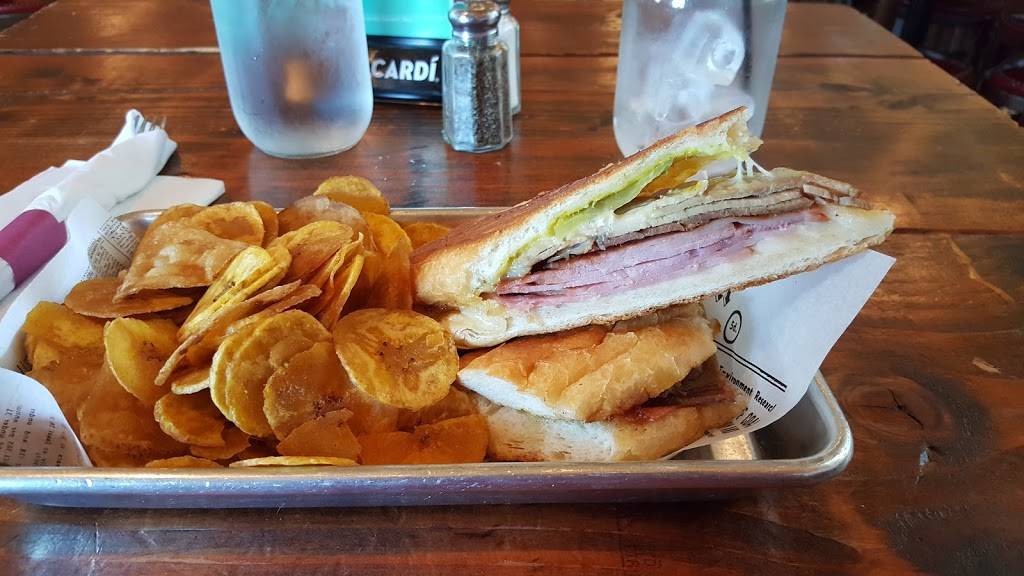 90 Miles Cuban Cafe | cafe | 3333 W Touhy Ave, Lincolnwood, IL 60712, USA | 8476792822 OR +1 847-679-2822